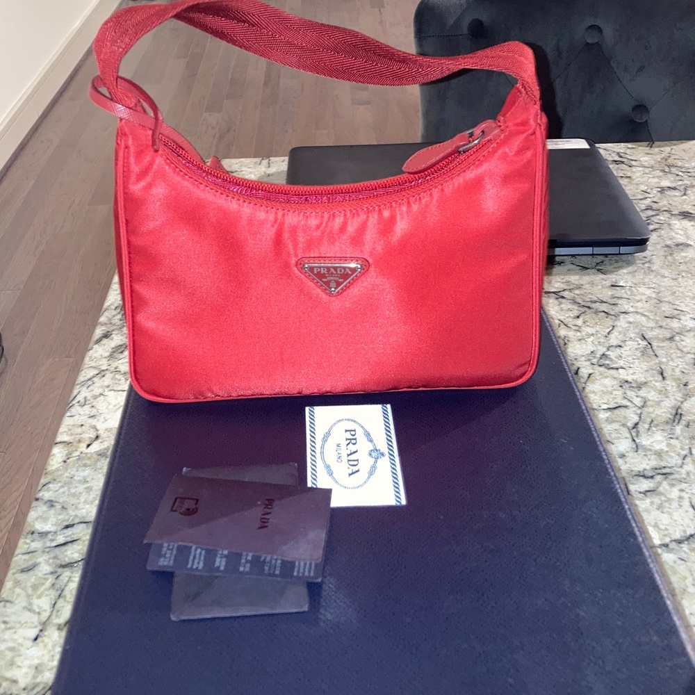 Prada Re-Edition  2000 Nylon mini bag : Authentic